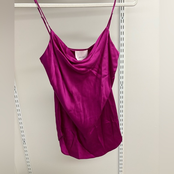 NWT CINQ A SEPT: MARTA CAMI IN PETUNIA
SIZE: XS
NEW WITH TAGS - Picture 2 of 5